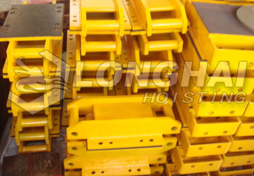 Frame of Machine Skates with Wider Rigid-Pad Top